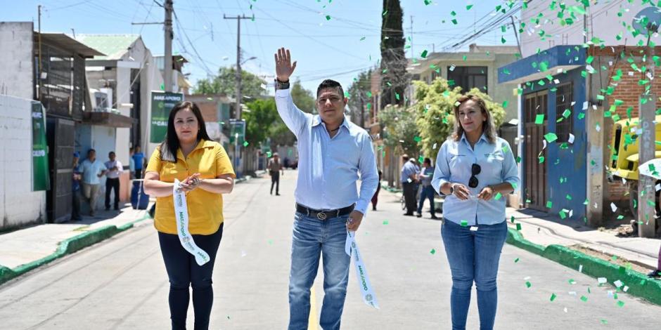 Inauguran Calle 99 en Prados de San Vicente