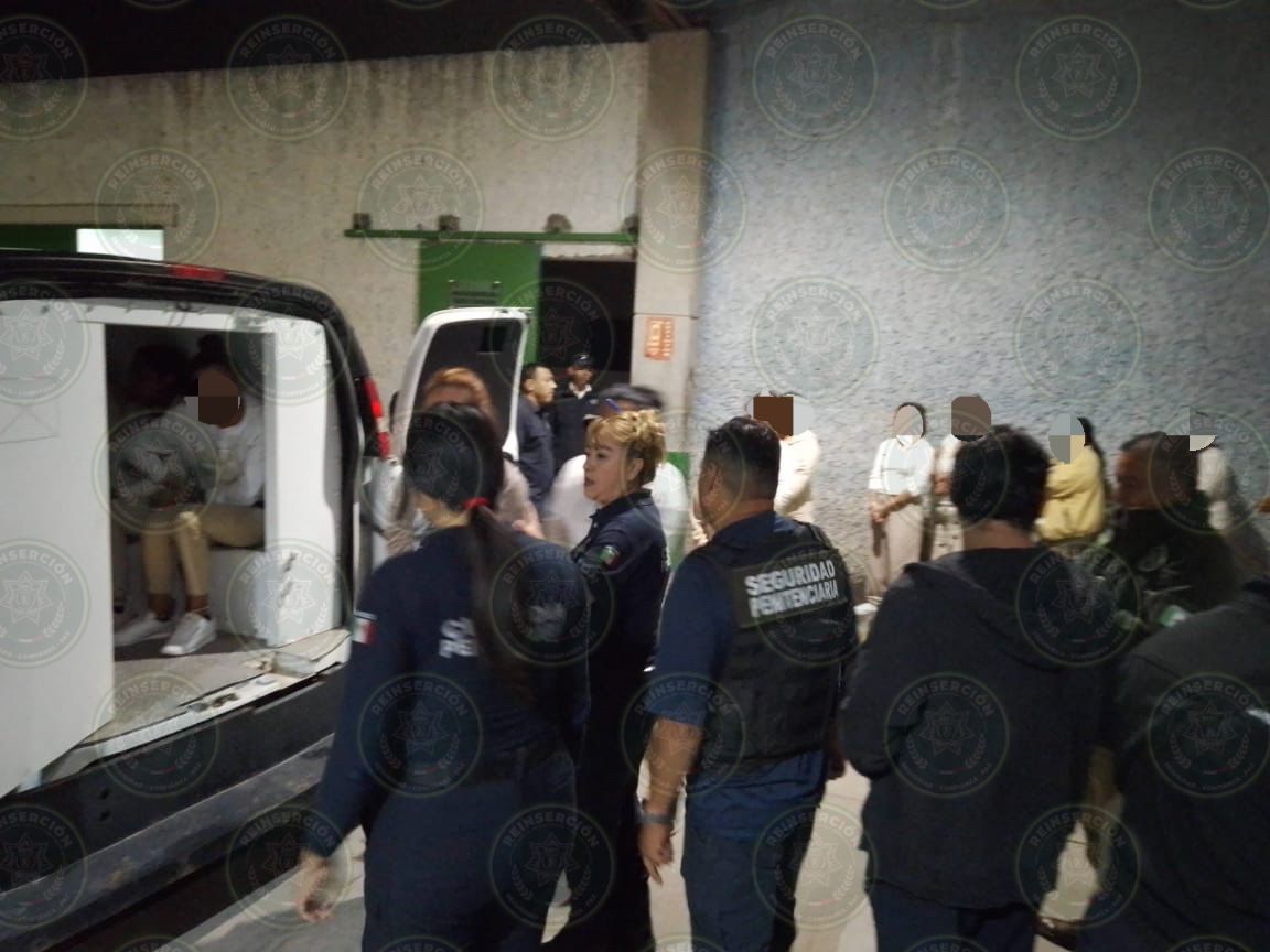 Realizan traslado de 20 mujeres al penal de Tancanhuitz