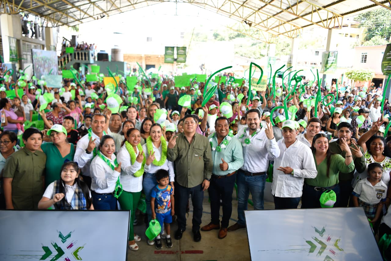 Restituyen movilidad y equidad educativa en la Huasteca