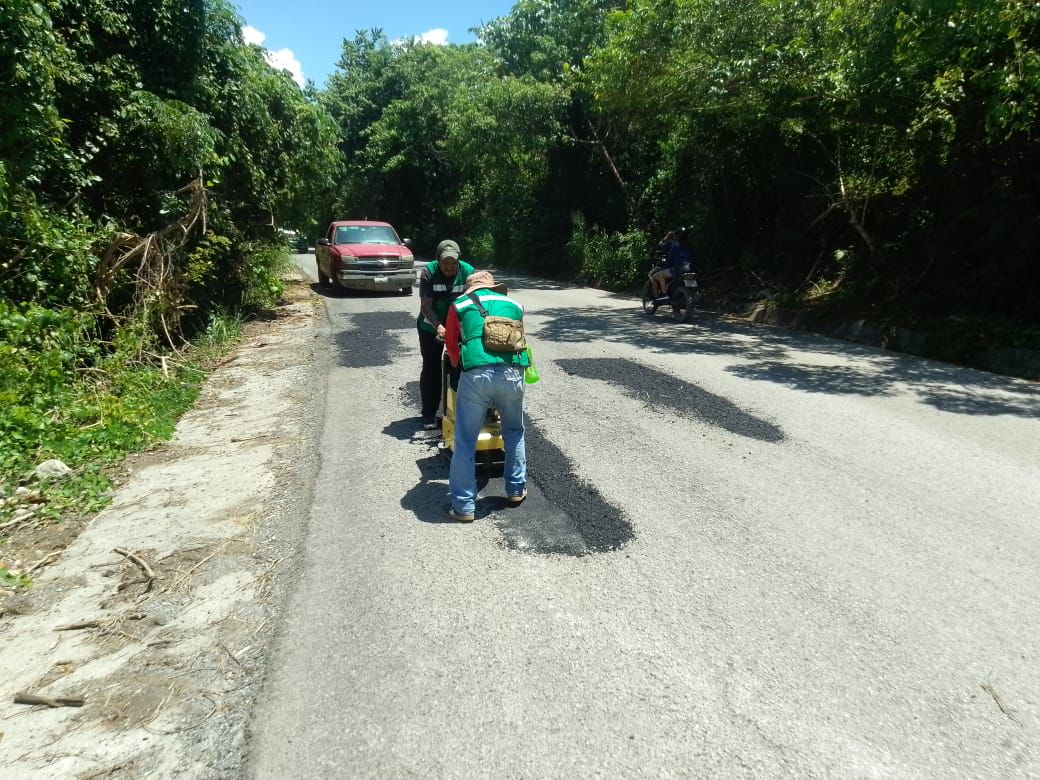 Priorizan conservación de caminos en Tamazunchale