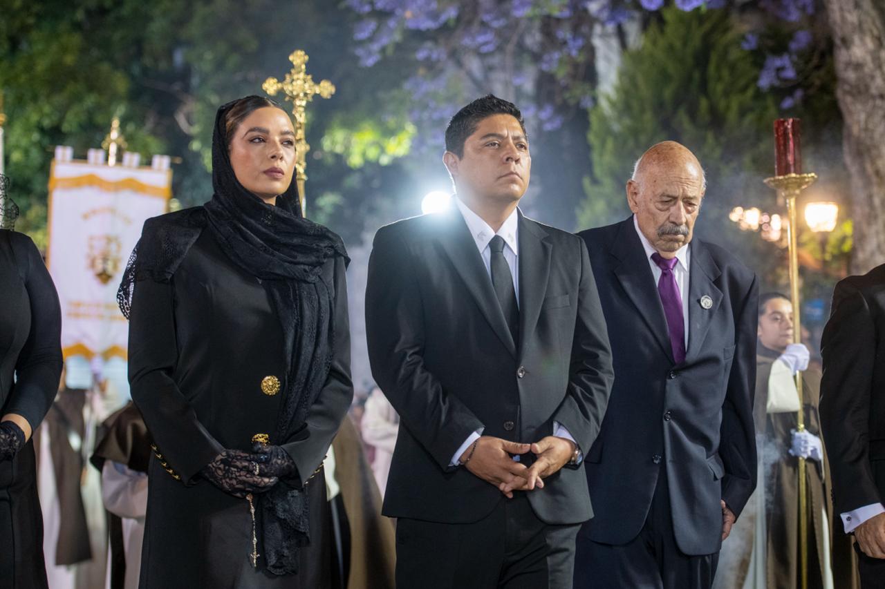 Honra Gobernador de SLP tradición potosina: La Procesión del Silencio