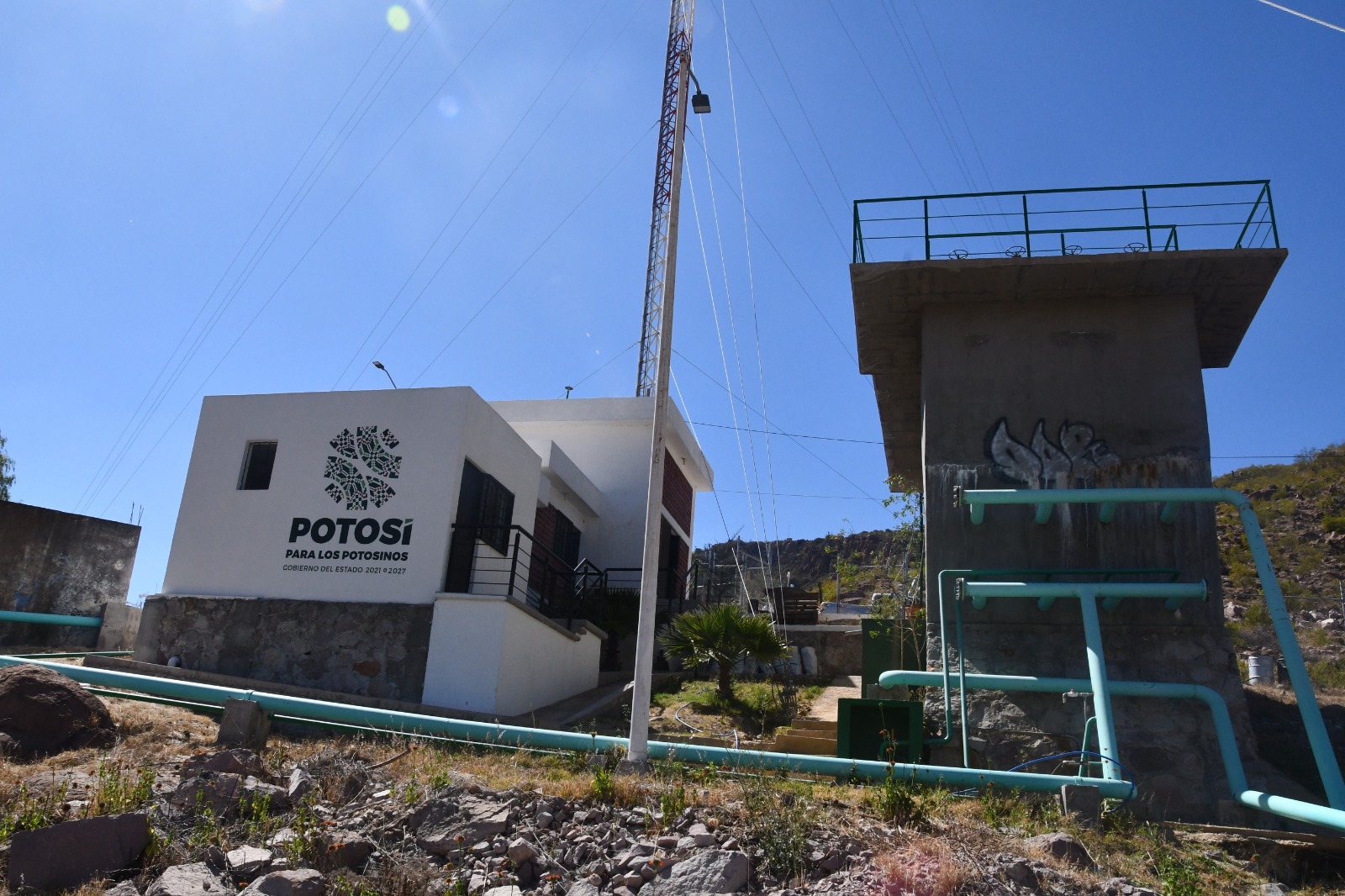 Estado brinda mantenimiento al sistema de agua en Escalerillas