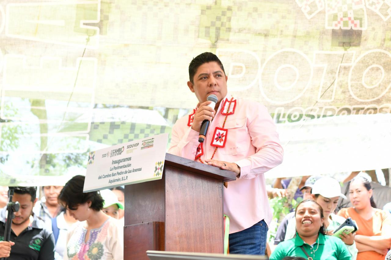 Inauguran un camino más en la Huasteca Potosina